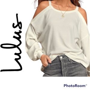 ✨Lulu’s White Cold Shoulder Sweater✨
